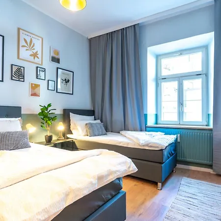 Center Retreat Mitten In